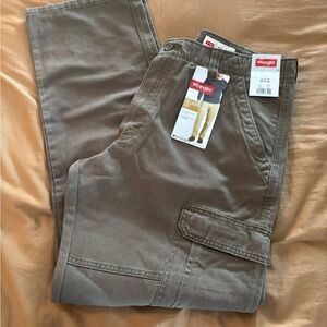 NWT Wrangler Men's Tan Cargo Pants